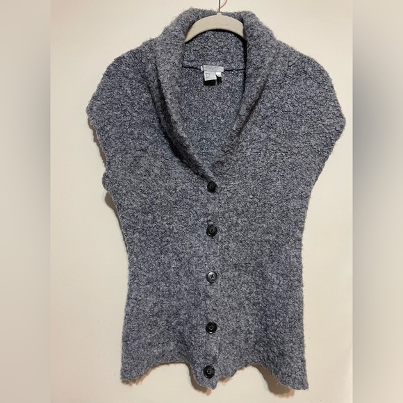 Vest - Picture 1 of 2